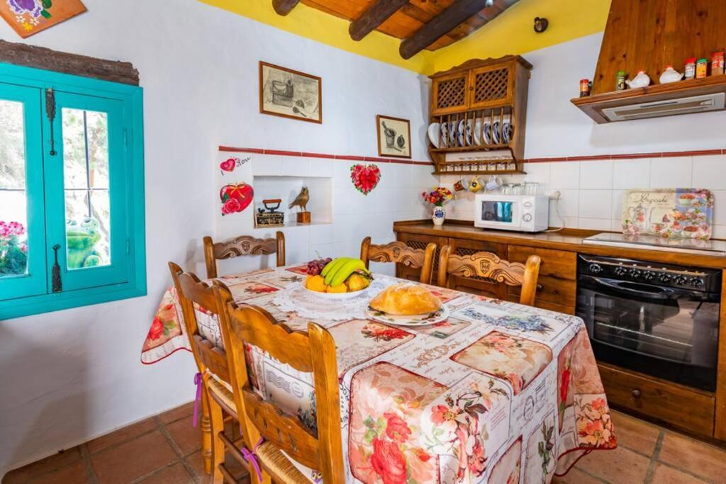 Casa Rosa, Con Encanto Y Piscina Climatizada فريجيليانا المظهر الخارجي الصورة